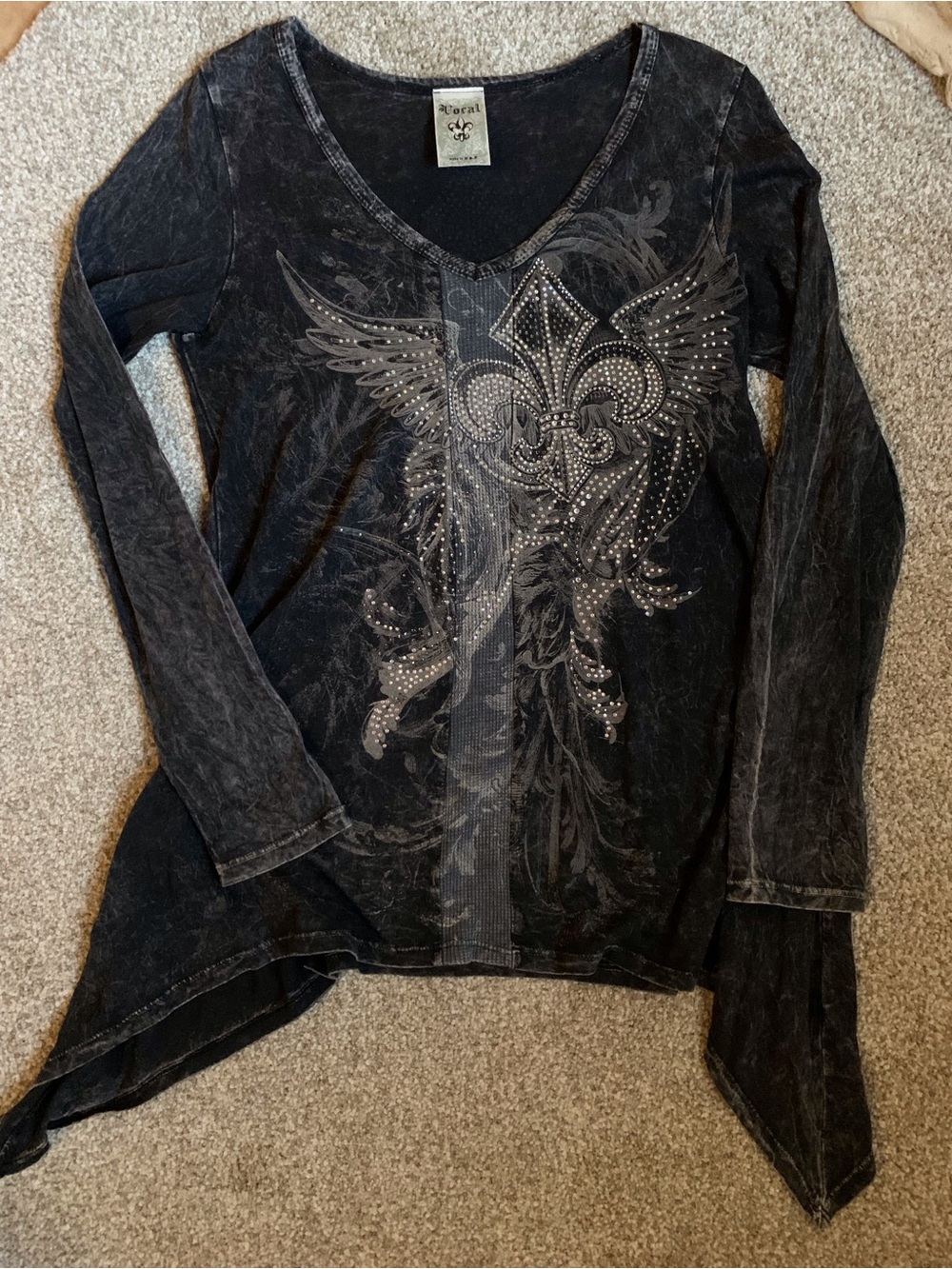 Vocal Distressed Black Fleur-de-Lis Rhinestone Graphic Long Sleeve Shirt L